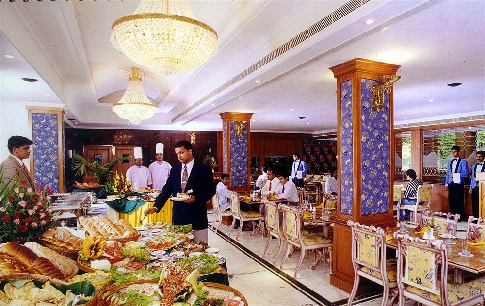 The Renai Cochin Hotel Kochi Exterior photo