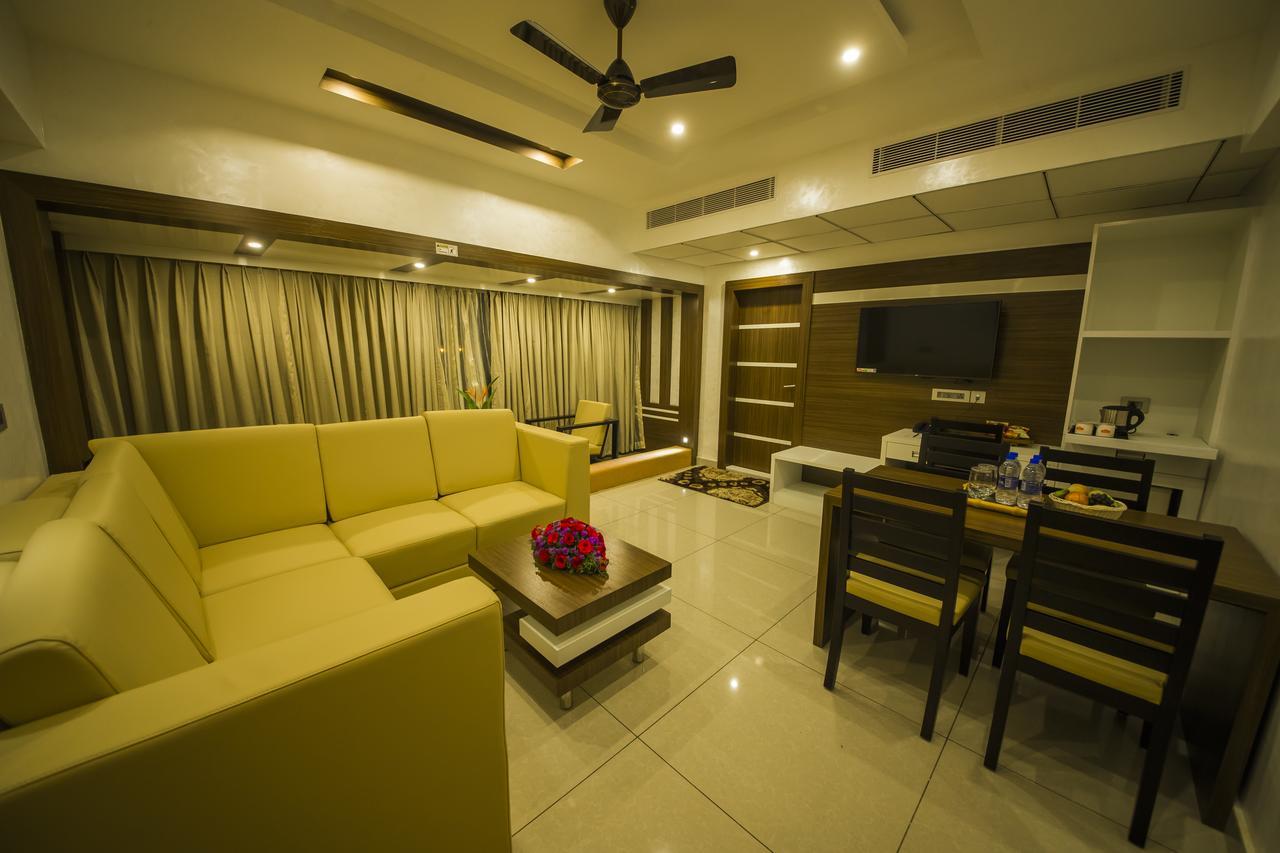 The Renai Cochin Hotel Kochi Exterior photo