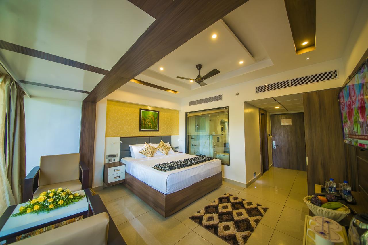 The Renai Cochin Hotel Kochi Exterior photo