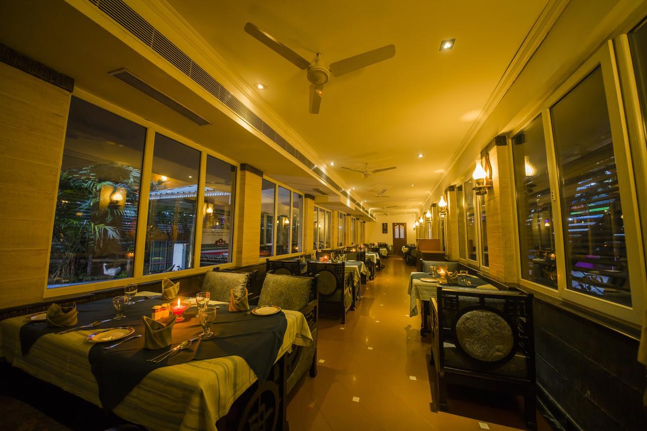 The Renai Cochin Hotel Kochi Exterior photo