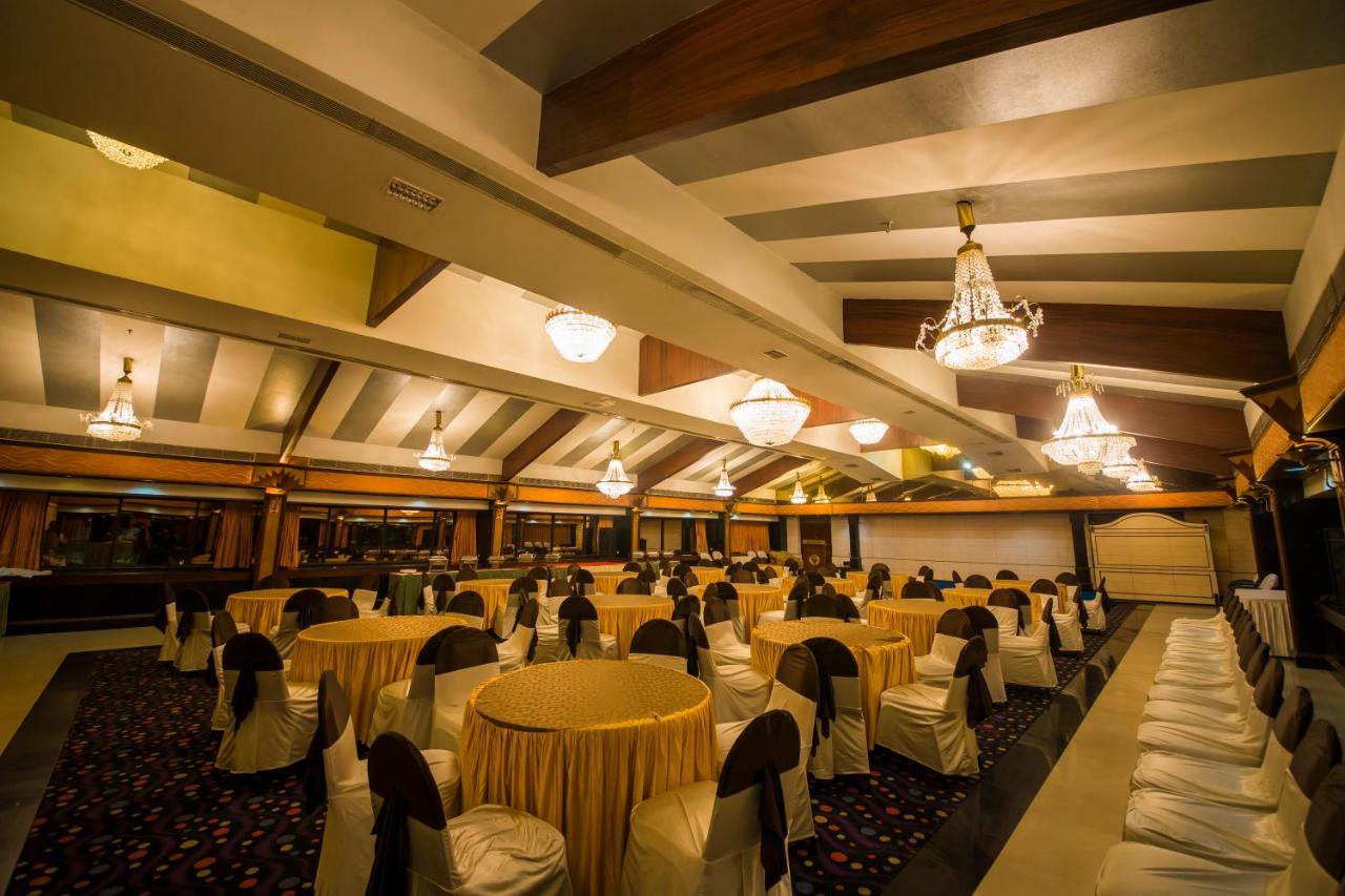 The Renai Cochin Hotel Kochi Exterior photo
