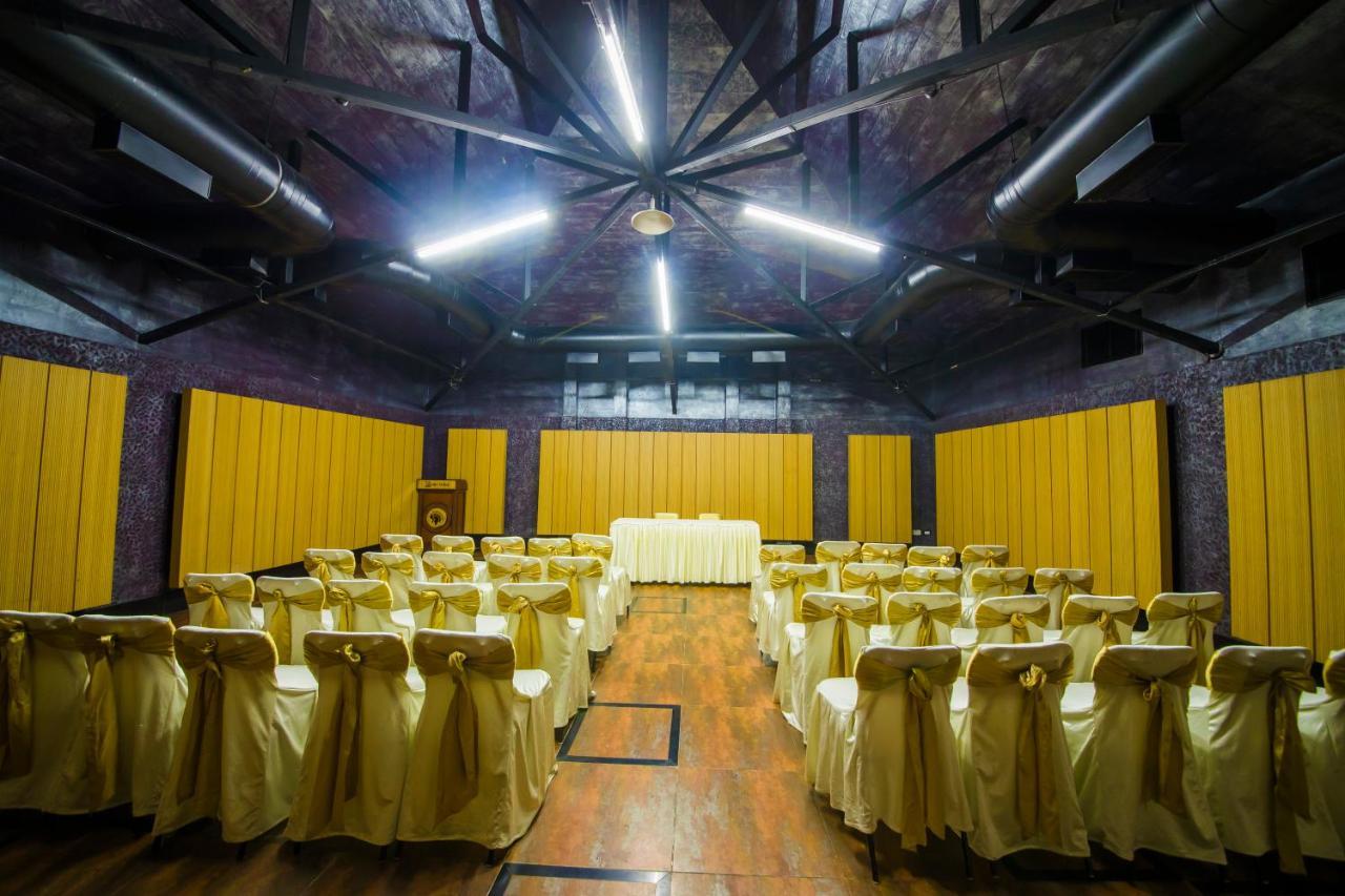The Renai Cochin Hotel Kochi Exterior photo