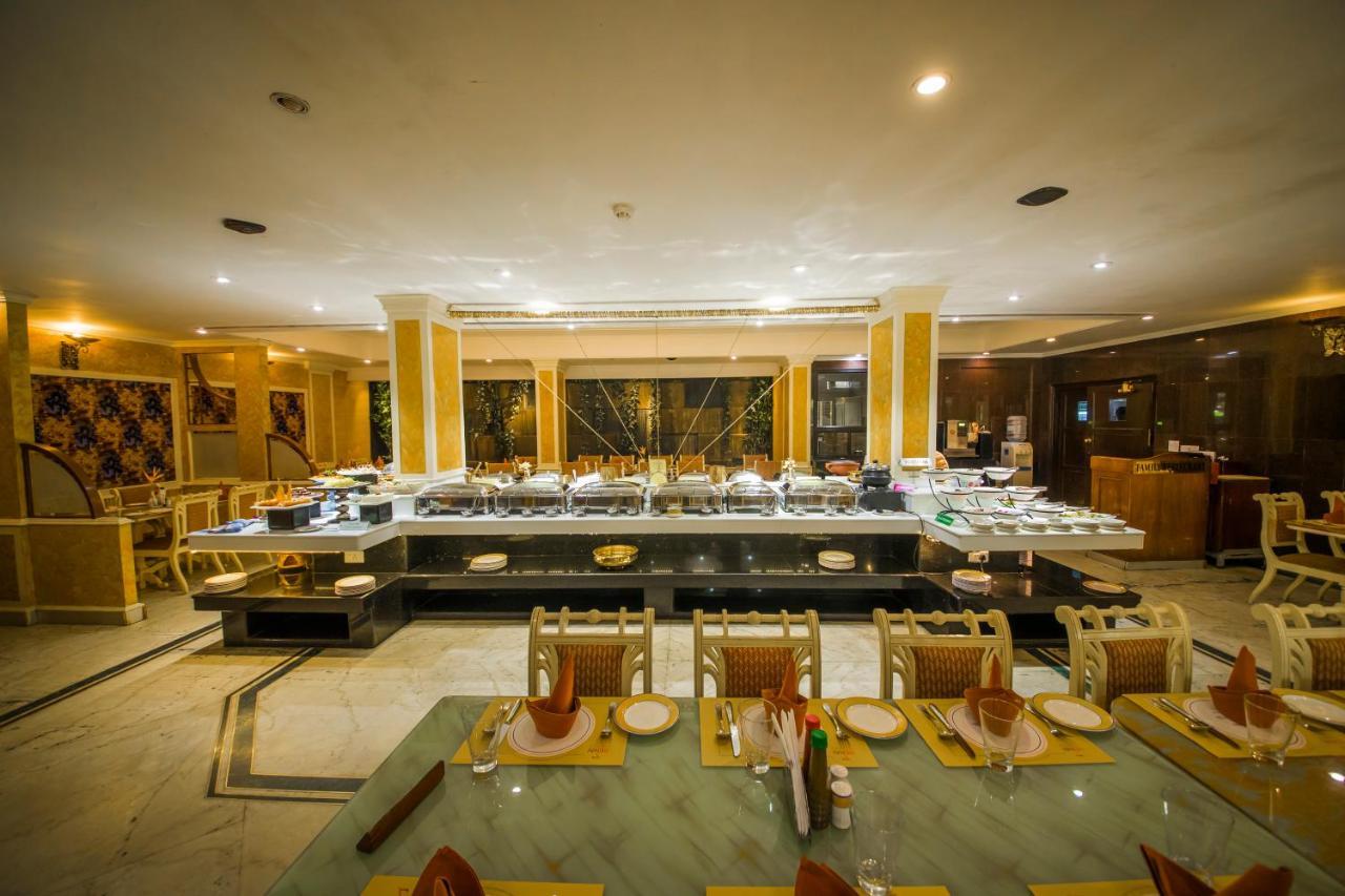 The Renai Cochin Hotel Kochi Exterior photo