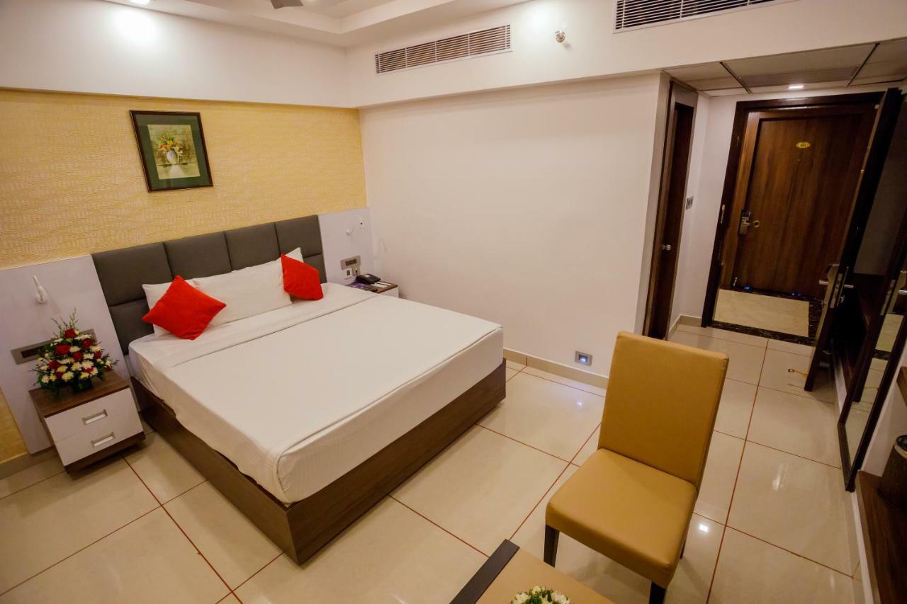 The Renai Cochin Hotel Kochi Exterior photo