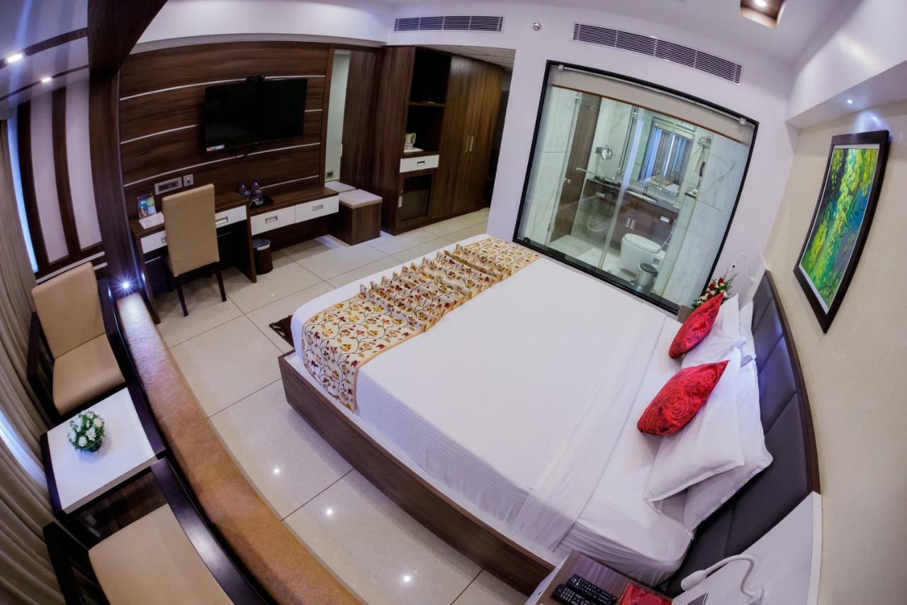 The Renai Cochin Hotel Kochi Exterior photo