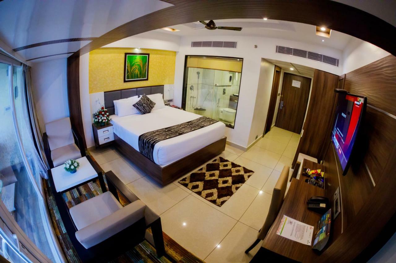 The Renai Cochin Hotel Kochi Exterior photo