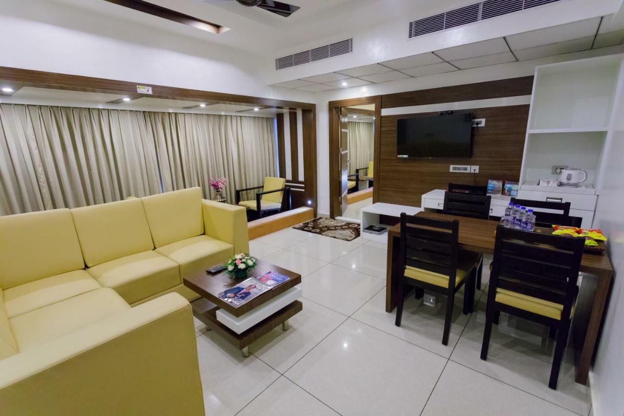 The Renai Cochin Hotel Kochi Exterior photo