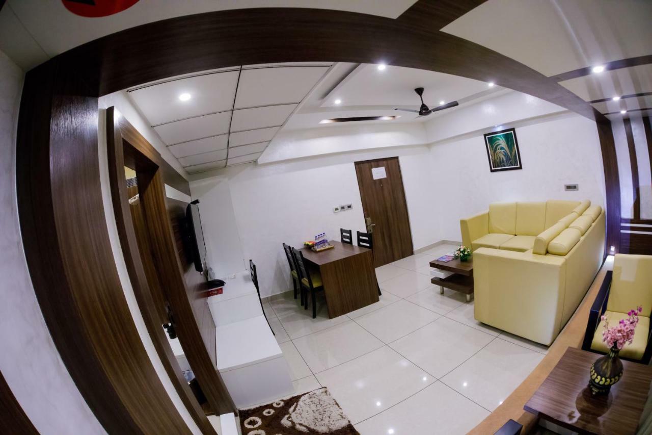 The Renai Cochin Hotel Kochi Exterior photo
