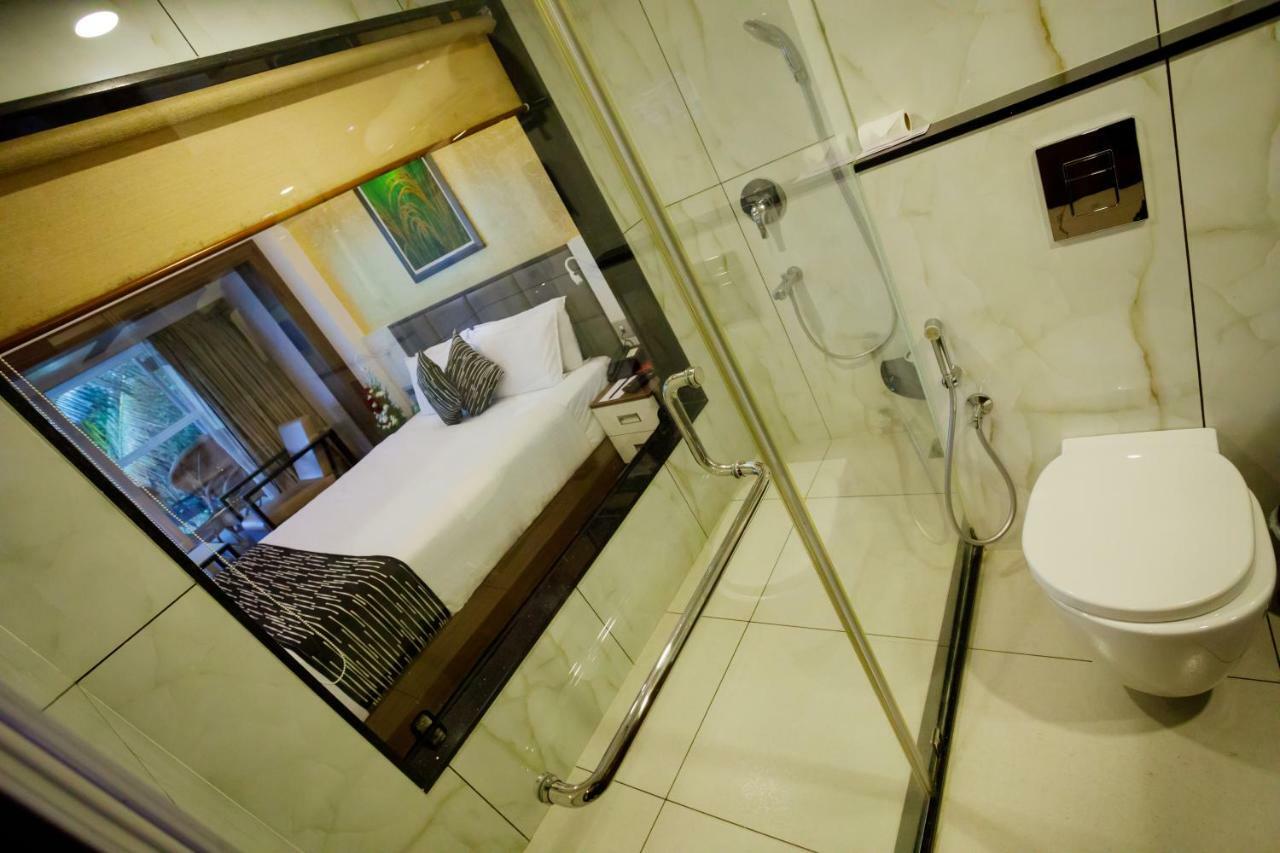 The Renai Cochin Hotel Kochi Exterior photo