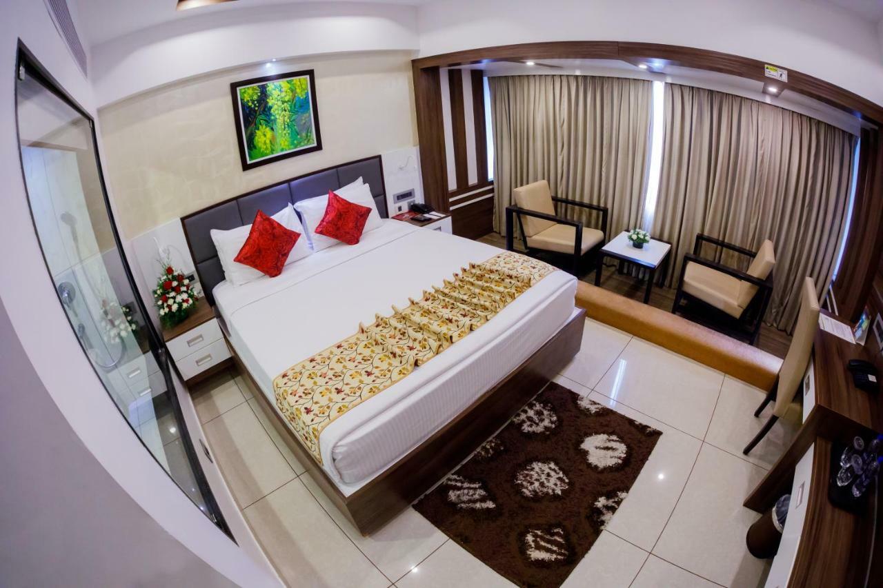 The Renai Cochin Hotel Kochi Exterior photo