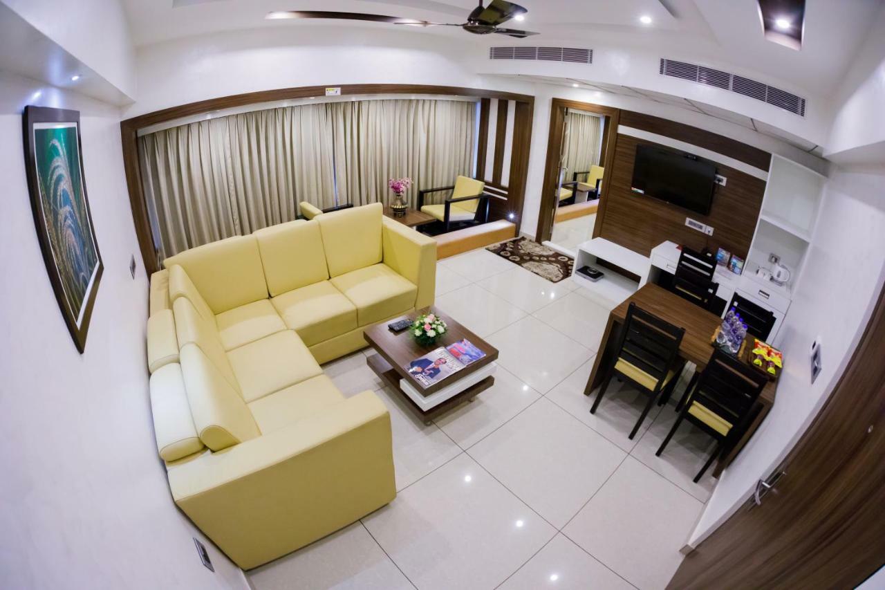 The Renai Cochin Hotel Kochi Exterior photo