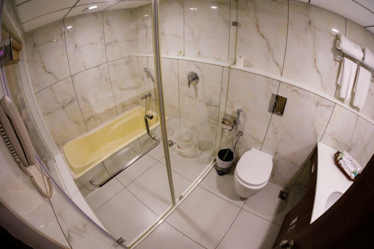 The Renai Cochin Hotel Kochi Exterior photo